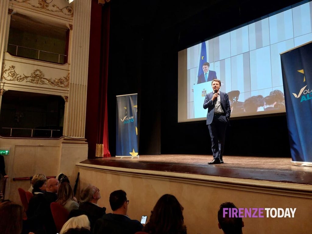 Renzi, altro affondo contro Nardella: "Sullo stadio ci ride dietro mezza Italia". E su Montanari: "Cialtrone" / FOTO