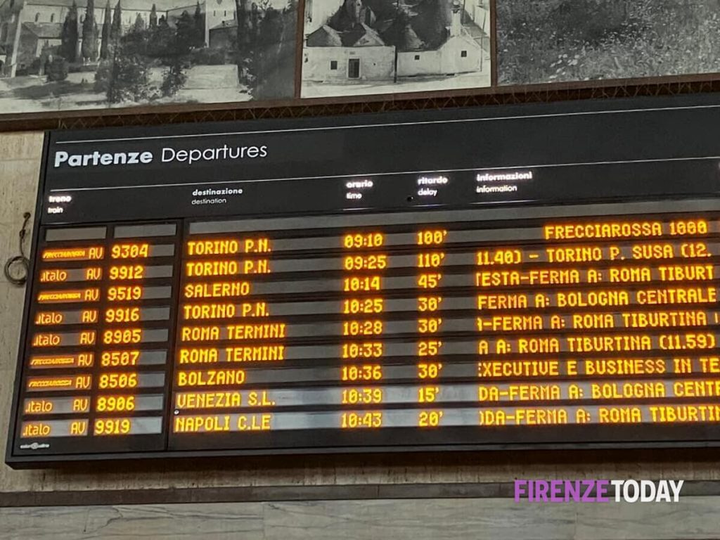 Treni, circolazione "fortemente rallentata": coinvolti alta velocità e regionali, ritardi oltre i 100 minuti