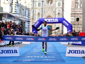 I risultati della Firenze Marathon: dopo vent’anni vince l’Italia con l’azzurro Said El Otmani / LE IMMAGINI