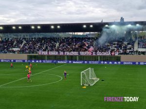Fiorentina, entusiasmo all'allenamento a porte aperte al Viola Park in vista della Juve / VIDEO