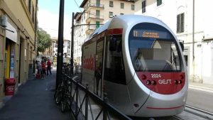 Case, la tramvia ne aumenterebbe il valore: “Con nuove linee 500 euro in più al metro quadro”