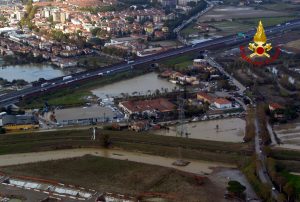 Alluvione, il climatologo Mercalli: “Eventi che si ripeteranno. Alla popolazione è mancata la formazione, nessuno sapeva che fare”