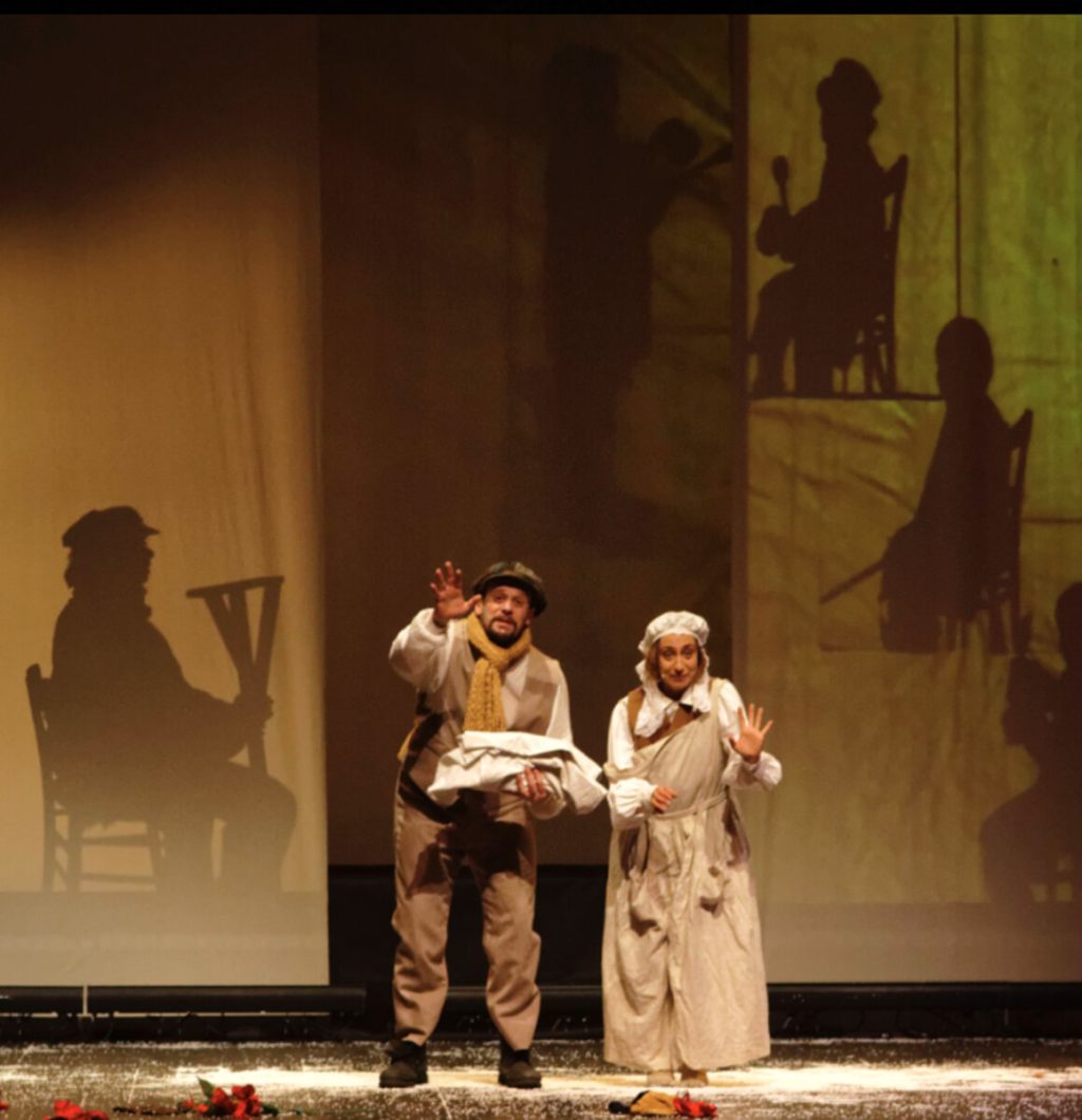 "Canto di Natale", lo spettacolo di Charles Dickens al Teatro Puccini