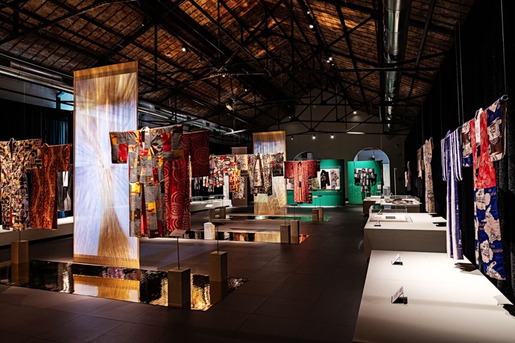 "Kimono", Riflessi d’arte tra Giappone e Occidente al Museo del Tessuto di Prato