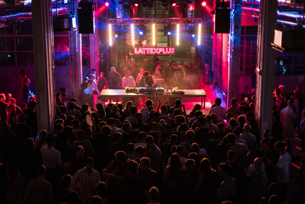 Lattexplus on Theater a Vicchio
