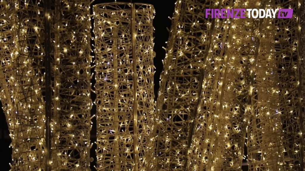 Luci di Natale e luminarie nei quartieri / VIDEO