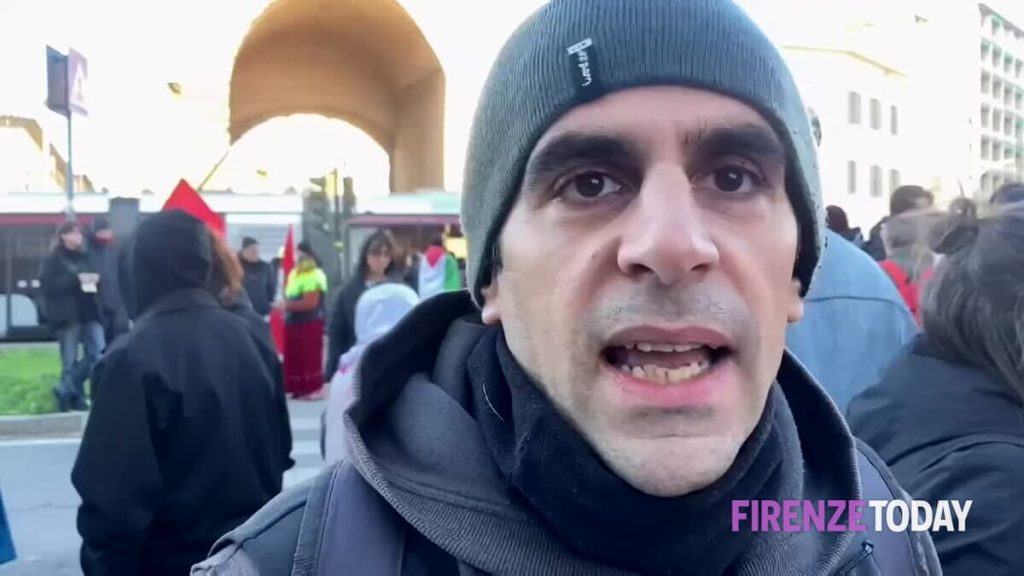 La manifestazione di protesta contro l'estrema destra di Salvini: "Fuori i fascisti da Firenze" / VIDEO - FOTO