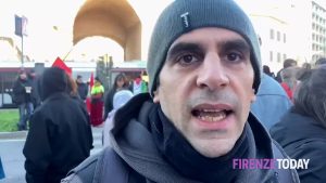 La manifestazione di protesta contro l'estrema destra di Salvini: "Fuori i fascisti da Firenze" / VIDEO - FOTO