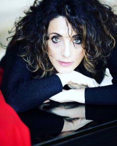 Attrici in lettura, Manuela Mandracchia in scena alla Biblioteca Ragionieri di Sesto Fiorentino