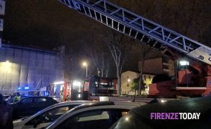 Incendio in casa: fiamme in un appartamento, evacuata palazzina / FOTO
