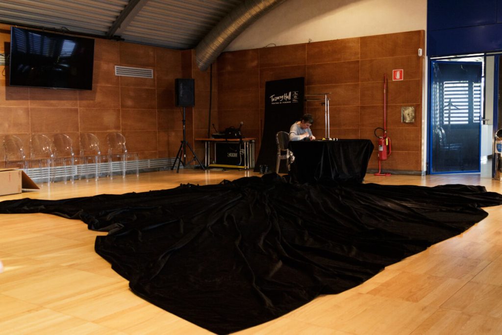 Lorenzo Puglisi presenta l'opera "Silenzio" al Tuscany Hall