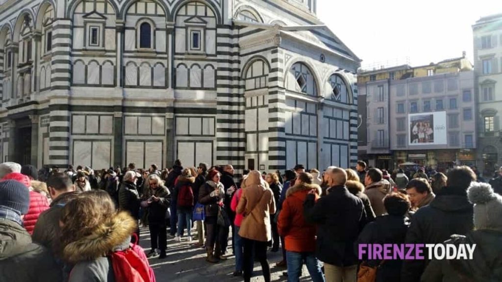 Festività natalizie, 500mila presenze attese in città nelle strutture ricettive: +4,6% rispetto al 2022