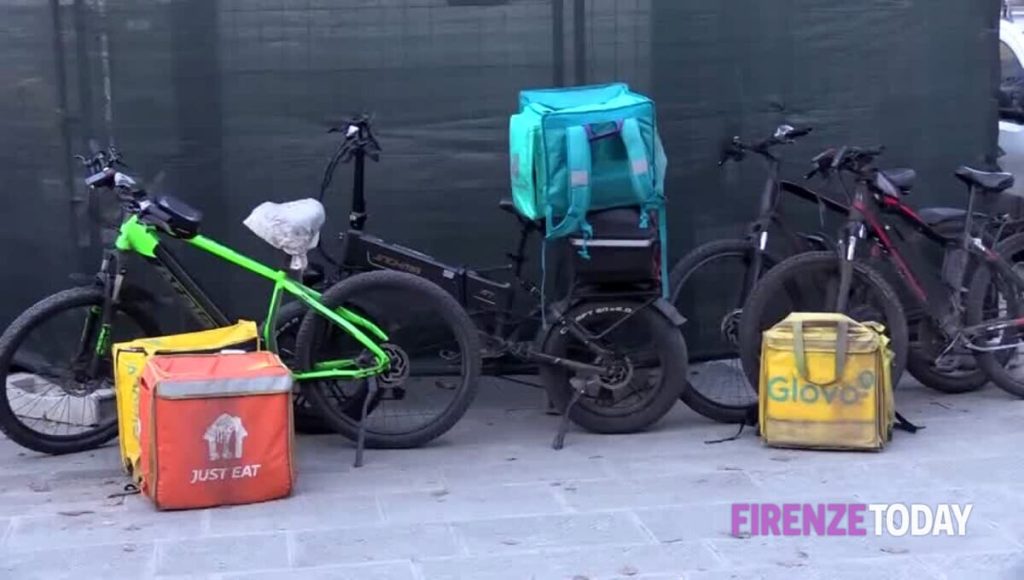 Rider: in piazza a Firenze per sicurezza, tutela e paghe dignitose VIDEO
