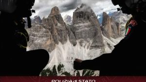 Polizia: il calendario 2024 è firmato da un fotografo fiorentino