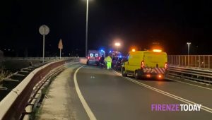 Incidente mortale: scontro frontale tra auto, tre vittime  VIDEO