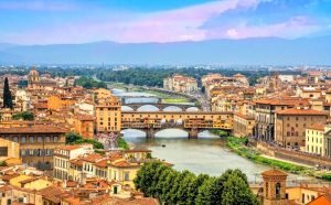 Casa, tutti i prezzi zona per zona: anche dove passa la tramvia aumentano gli affitti brevi