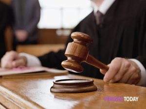 “Licenziamenti illegittimi”, reintegro e risarcimento per dieci lavoratrici