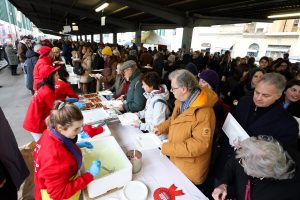 Dal Mercato di Sant’Ambrogio 9mila euro per i Ragazzi di sipario  FOTO