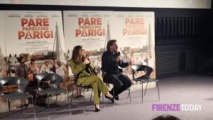 Leonardo Pieraccioni presenta "Pare Parecchio Parigi": "Un'idea che avevo da anni. C'è anche la mia fidanzata!" / VIDEO