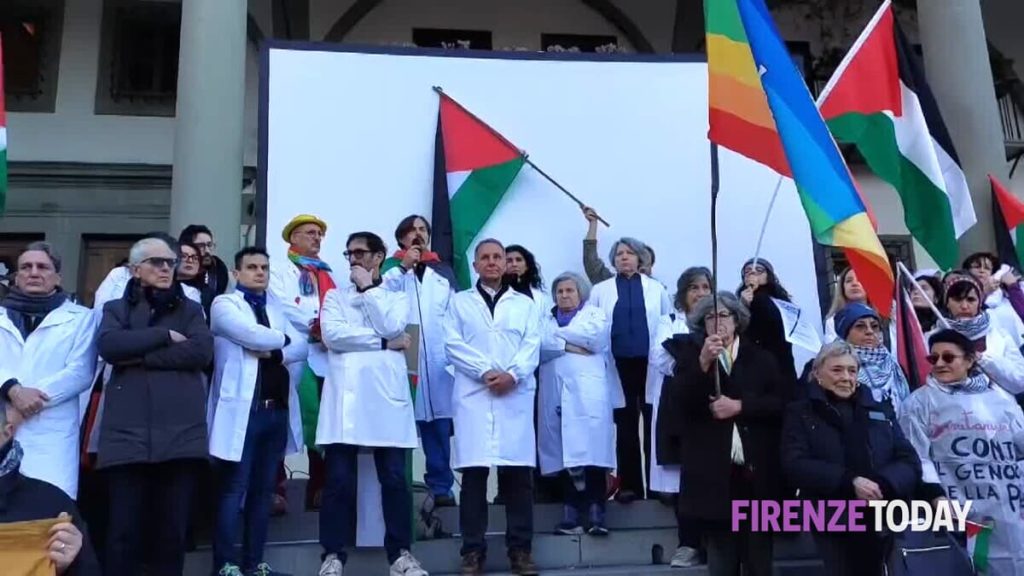 Corteo per la Palestina, medici e infermieri in prima linea. L'imam: "Da Isarele genocidio di donne e bambini" / FOTO - VIDEO