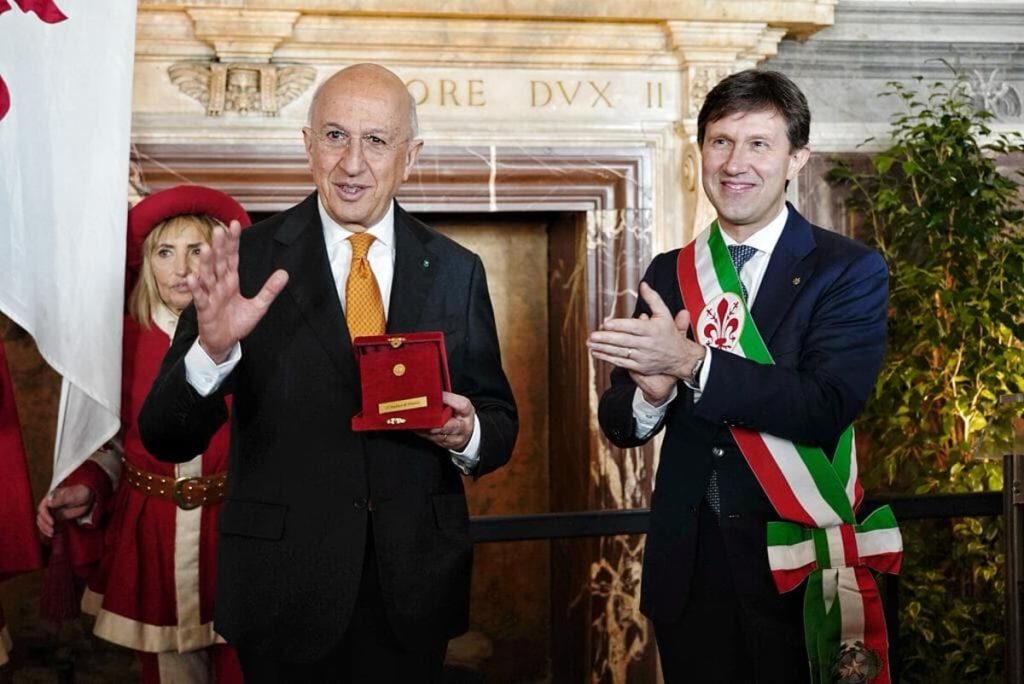 Nardella consegna il Fiorino d’oro a Patuelli, presidenti dell’Abi