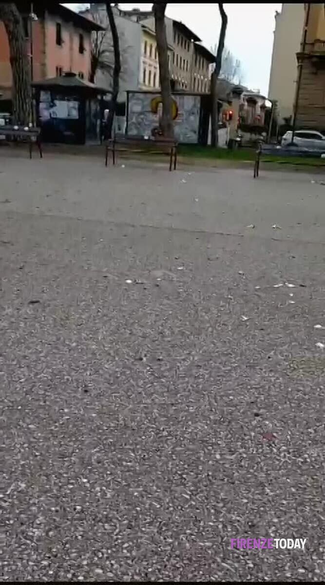 "Guardate che schifo, qui le mie bambine non ce le porto" / VIDEO