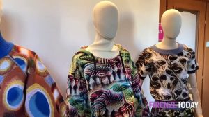 Pitti Uomo 105, un vestito per ingannare l'Intelligenza Artificiale FOTO/VIDEO