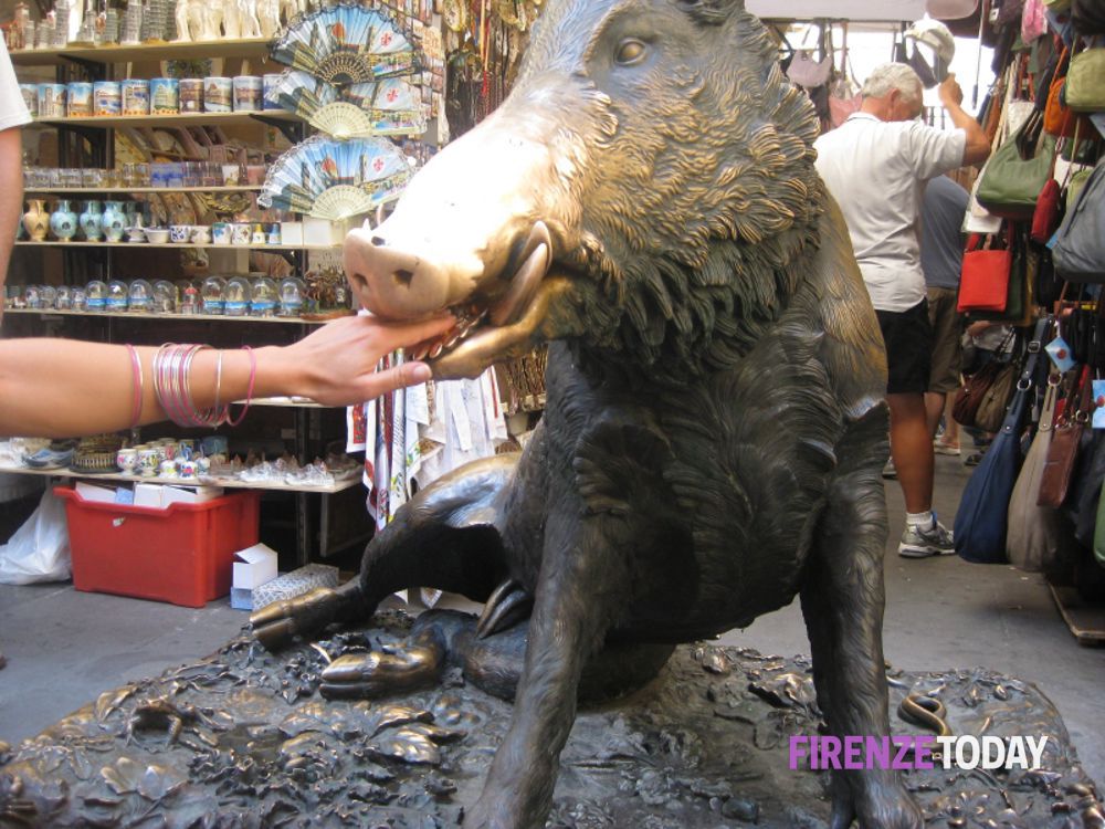 La fontana del Porcellino: la sua storia e perché il suo naso porta fortuna