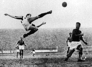 Accadde oggi: a Firenze la rovesciata più famosa della storia, ma chi era il calciatore protagonista?