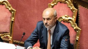 Disforia di genere, “stop ai farmaci bloccanti”