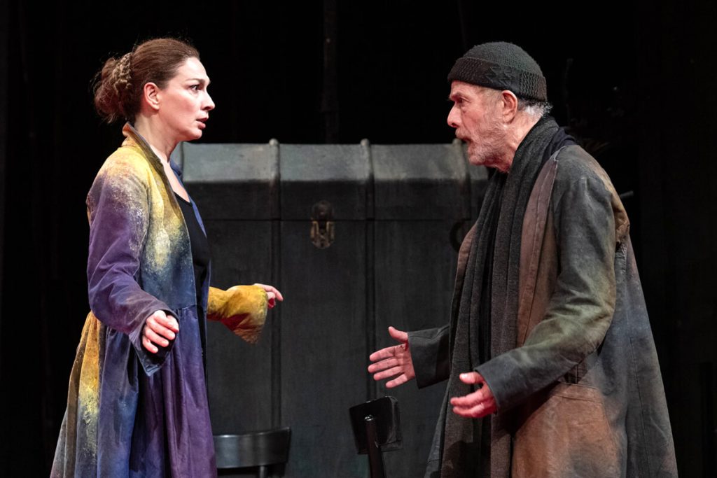 Gabriele Lavia, Federica Di Martino in "Un curioso accidente" al Teatro della Pergola