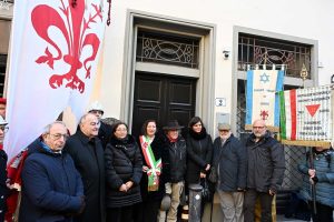 Cinque pietre di inciampo per ricordare i martiri deportati nei campi di sterminio  FOTO
