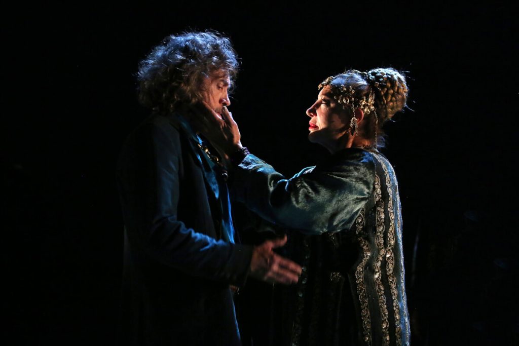 "Iliade. Il gioco degli dèi" al Teatro della Pergola