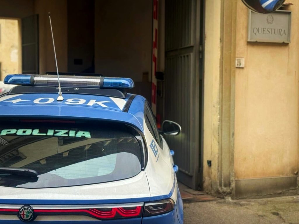 Cavallo di ritorno: 150 euro per il cellulare rubato a due passi da Santa Croce