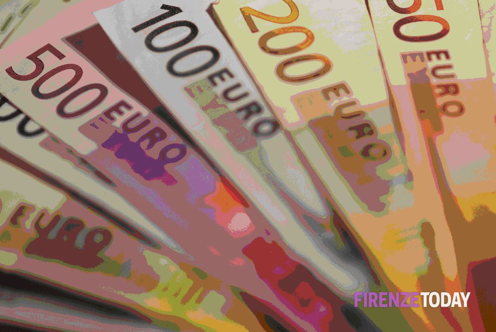 Inflazione, un macigno per le donne toscane: "Quasi una su cinque è sotto la soglia di povertà"