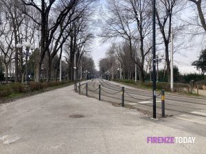 Vetro spaccato e auto svaligiata durante la partita di tennis: “Alle Cascine la situazione è insostenibile”