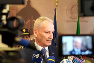 Ancora daspo, sanzionati 'tifosi' laziali e fiorentini: c'è pure un minorenne