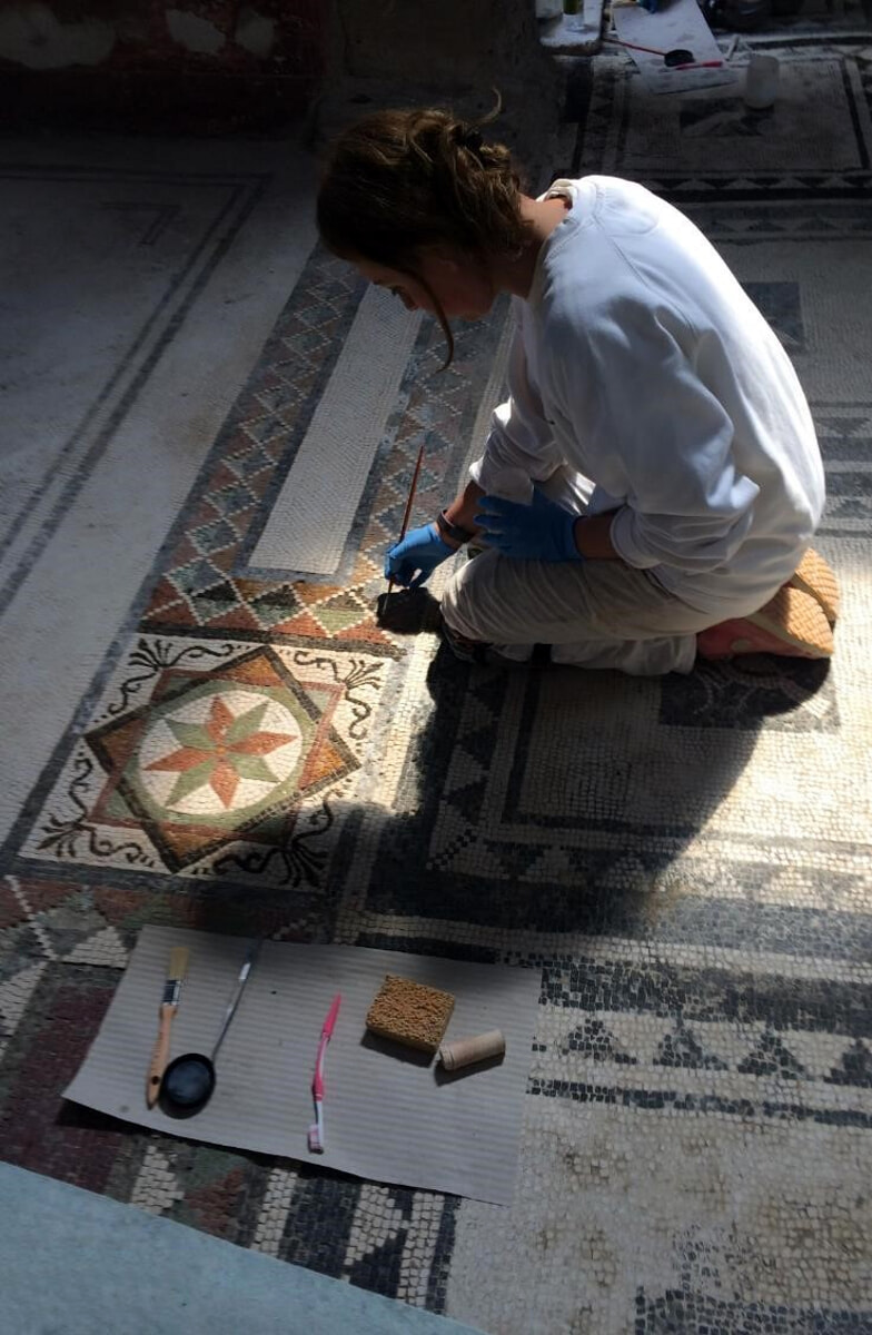 Arte: corso gratuito per il recupero di sculture, mosaici e stucchi