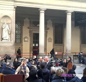 Palazzo Vecchio replica a Schmidt: "Fa il censore proprio lui che ha portato Ferragni agli Uffizi per un selfie?"