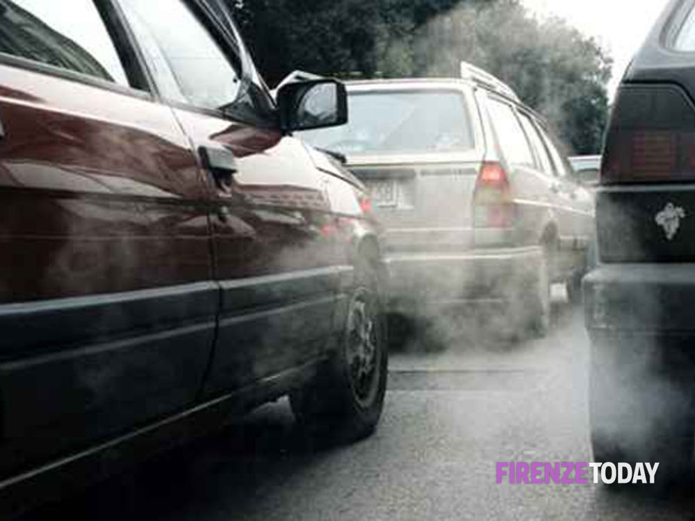 Smog, Giani: "I dati a Firenze sono migliorati. Siamo lontani mille miglia dalla situazione in Lombardia"