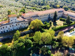In vendita Villa Larderel: il complesso nobiliare di Impruneta potrà diventare un resort di lusso