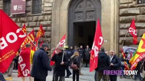 Crollo di via Mariti, la protesta dei sindacati di base: “Basta omicidi sul lavoro”  VIDEO - FOTO