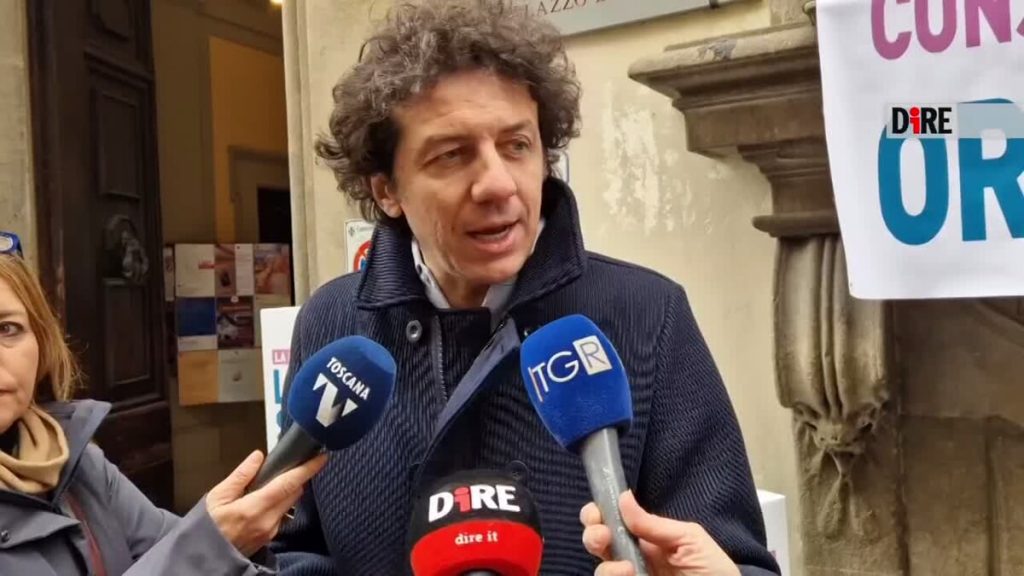 Fine vita, consegnate 10mila firme in Consiglio regionale. “Giani non si giri dall’altra parte, serve una legge”