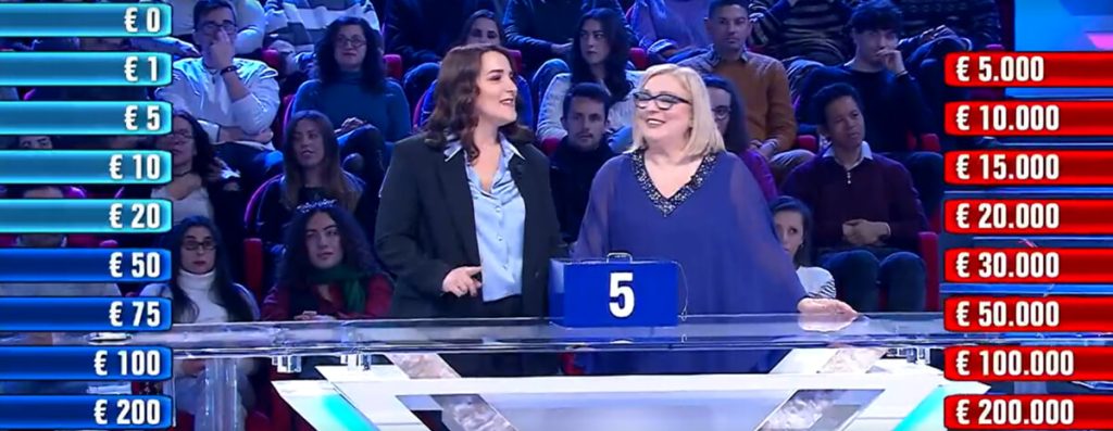 Affari Tuoi, ricca vincita per la "pacchista" di Firenze