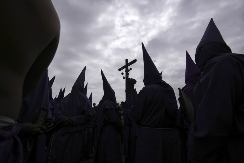 Maghi, sette e loro seguaci: “In Toscana un fenomeno in crescita dopo il Covid”