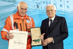 Il volontario Cherici insignito commendatore da Mattarella: "Un'emozione incredibile, non ci credevo" / FOTO