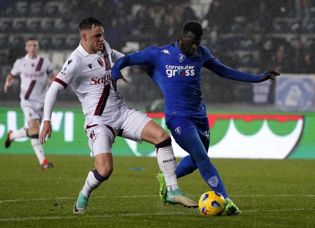 Empoli-Bologna 0-1, gol e highlights: il muro degli azzurri crolla nel finale