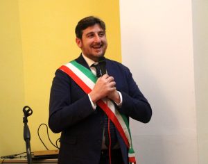 La battaglia del sindaco contro le antenne telefoniche: "E' un far west"