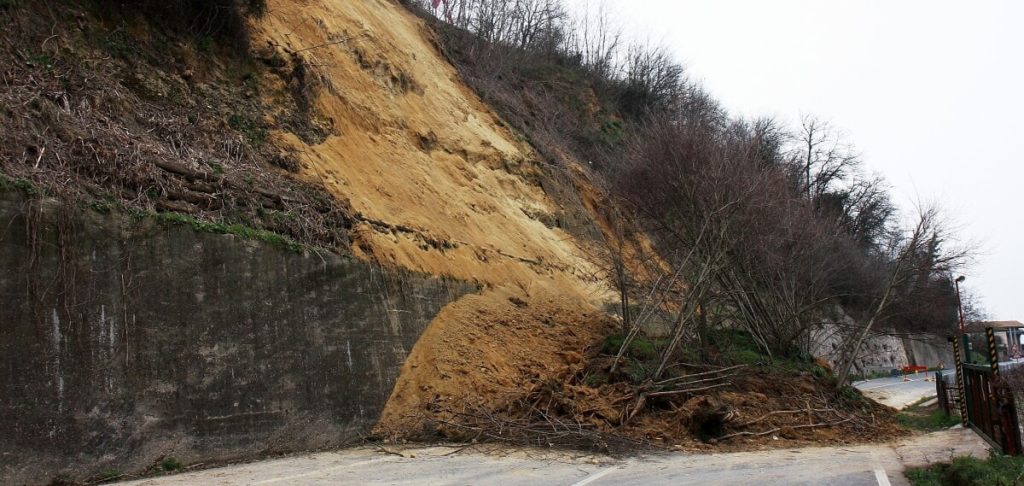 Problema frane, chiuso un tratto di provinciale