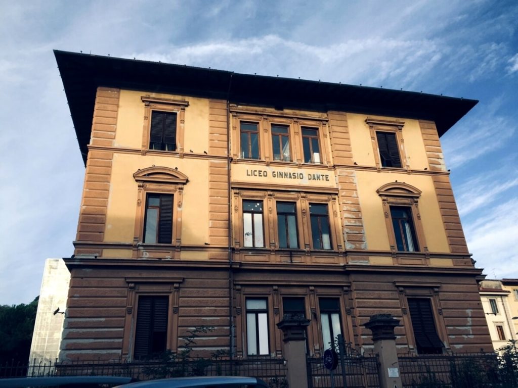Scuola IIS Alberti Dante, scioperano professori e bidelli